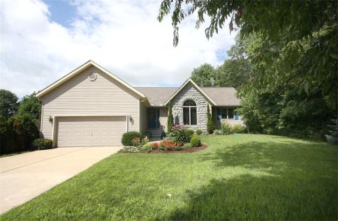 Apple Valley Lake Home at 879 Country Club Drive