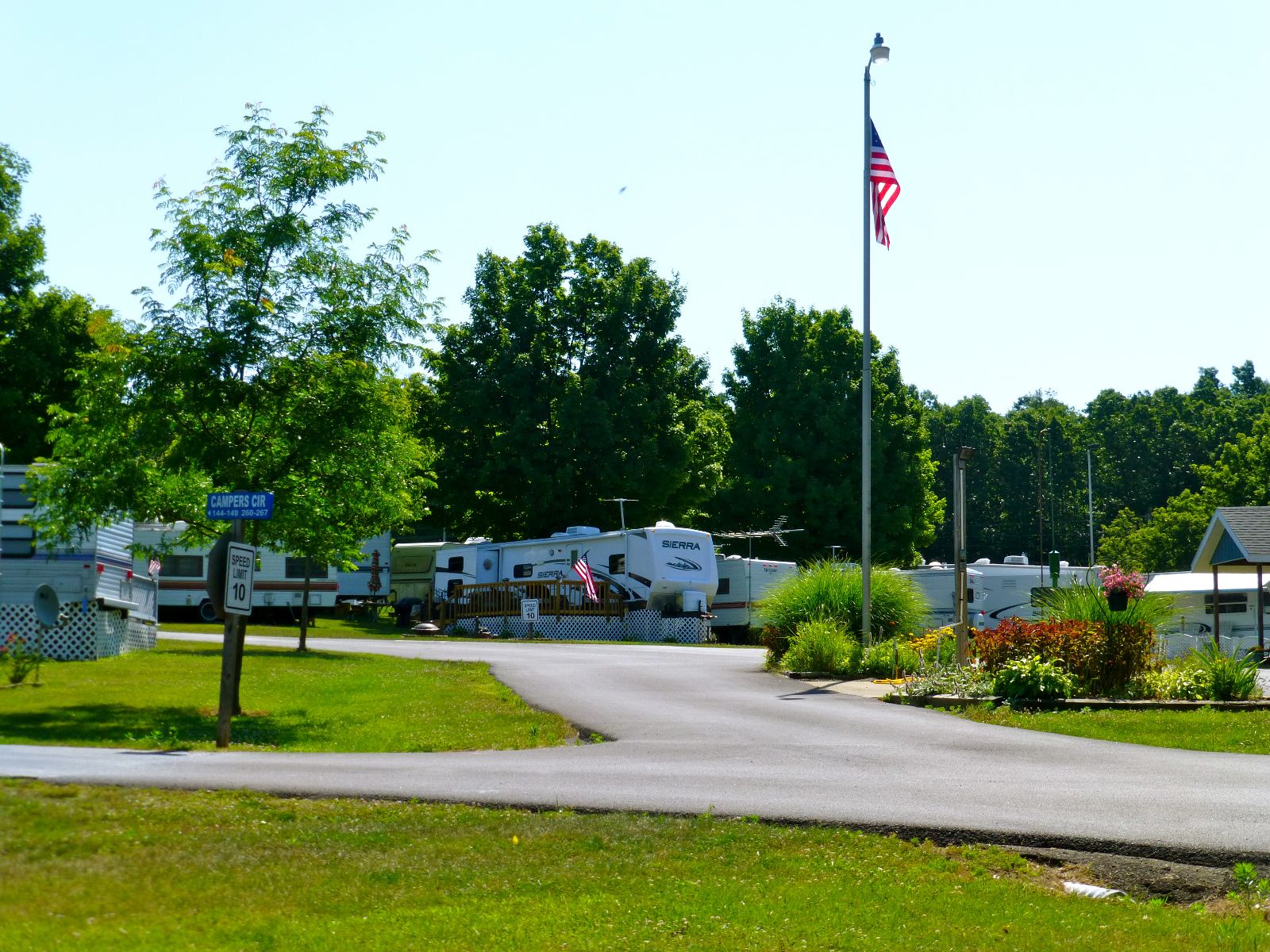 Apple Valley Lake - Campers Village